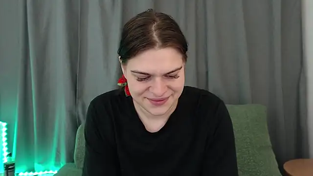 Snapshot of Dona_Mafia chatting on 13, 11, 2025 Dona Mafia online show from 13, 11, 2025