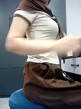   Anna    online show from 17, 12, 2025