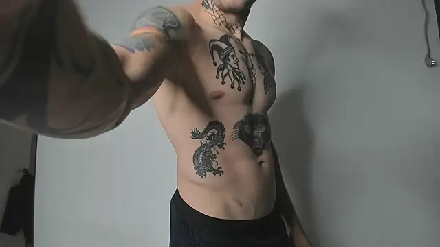 Snapshot of Huntall77 chatting on 15, 11, 2025 Huntall77 online show from 15, 11, 2025