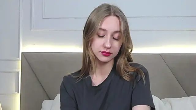 RachaelCute online show from 10, 11, 2025