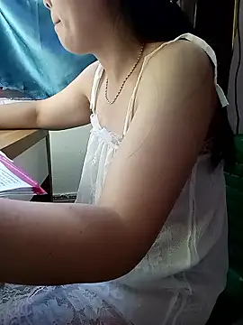 Snapshot of Feeling-hot chatting on 8, 5, 2026 Feeling-hot online show from 8, 5, 2026