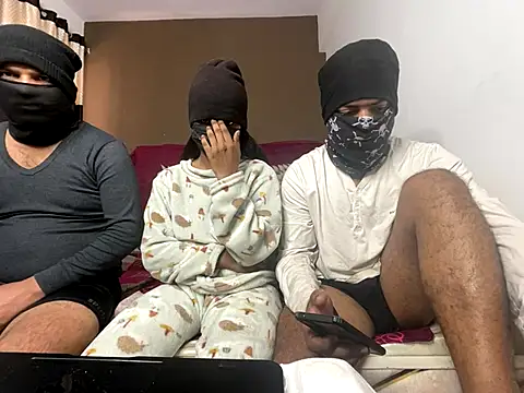 Snapshot of avnikaur chatting on 27, 11, 2025 avnikaur online show from 27, 11, 2025