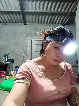 Snapshot of vangkt-cute chatting on 3, 3, 2026 vangkt-cute online show from 3, 3, 2026