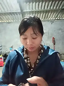 Snapshot of vangkt-cute chatting on 2, 4, 2026 vangkt-cute online show from 2, 4, 2026