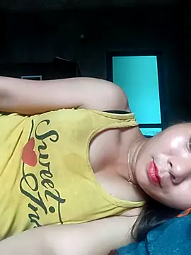 Snapshot of vangkt-cute chatting on 9, 4, 2026 vangkt-cute online show from 9, 4, 2026