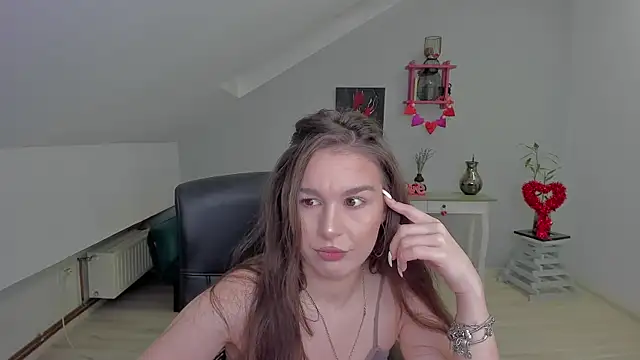 LouannaHart online show from 13, 2, 2026