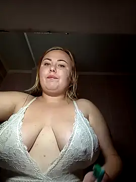 Moumy girl online show from 17, 11, 2025