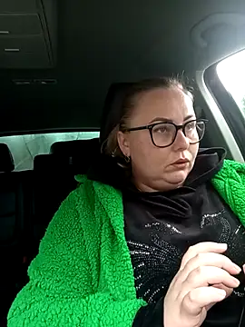 Moumy girl online show from 19, 11, 2025