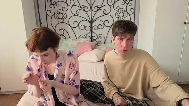 Danny loves Mary online show from 7, 4, 2026