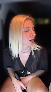 HOTLadyluna online show from 23, 5, 2026