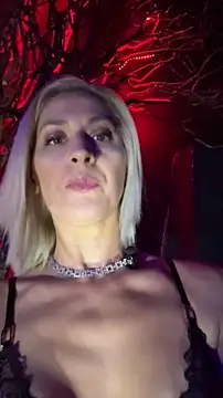 HOTLadyluna online show from 18, 6, 2026