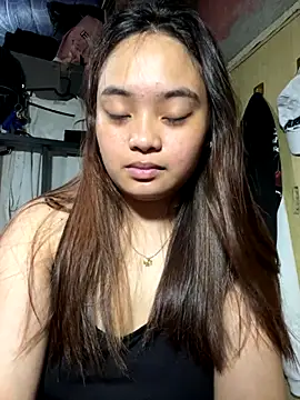 pinayyours18 online show from 23, 11, 2025