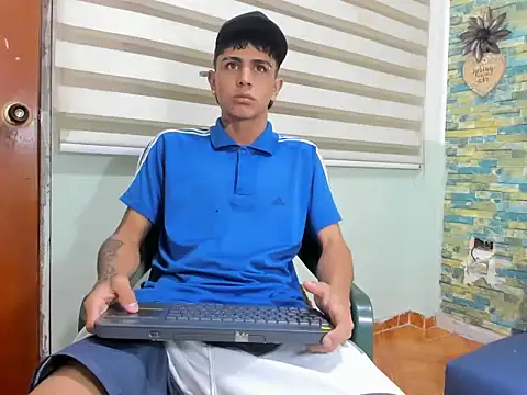 Snapshot of naughty_boy_Maicoll chatting on 15, 11, 2025 naughty boy Maicoll online show from 15, 11, 2025