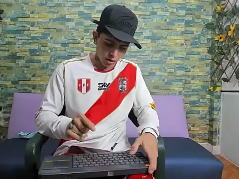 Snapshot of naughty_boy_Maicoll chatting on 22, 11, 2025 naughty boy Maicoll online show from 22, 11, 2025