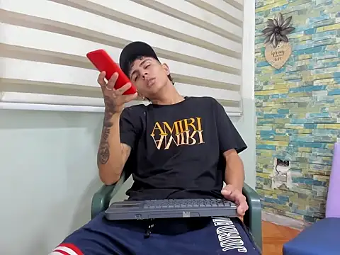 Snapshot of naughty_boy_Maicoll chatting on 14, 11, 2025 naughty boy Maicoll online show from 14, 11, 2025