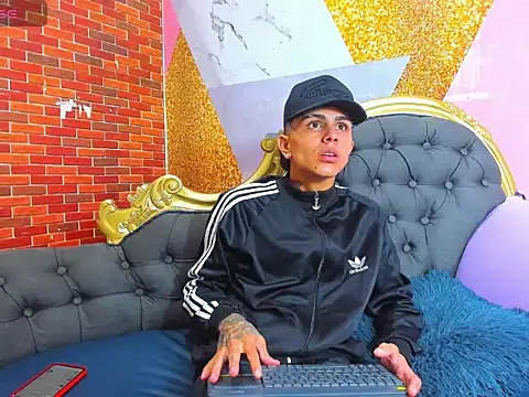 Snapshot of naughty_boy_Maicoll chatting on 28, 11, 2025 naughty boy Maicoll online show from 28, 11, 2025