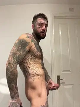 Snapshot of magicmichaell chatting on 18, 11, 2025 magicmichaell online show from 18, 11, 2025