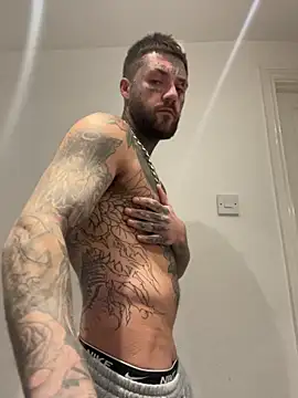 Snapshot of magicmichaell chatting on 18, 11, 2025 magicmichaell online show from 18, 11, 2025