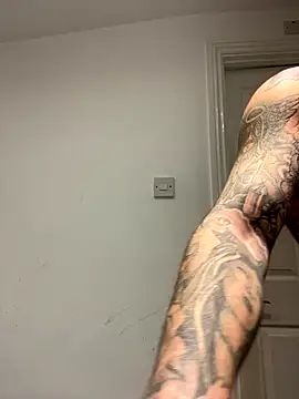 Snapshot of magicmichaell chatting on 12, 11, 2025 magicmichaell online show from 12, 11, 2025