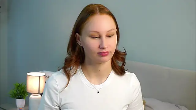 YiPalomo online show from 17, 11, 2025