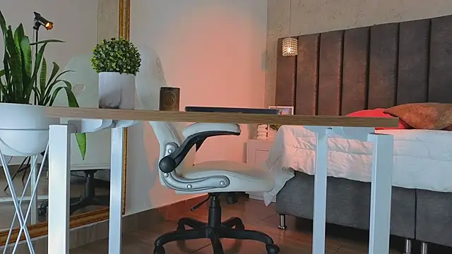 Tania Diaz  online show from 20, 3, 2026