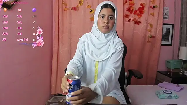 NaylaAbadi online show from 19, 12, 2025