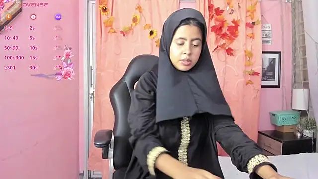 NaylaAbadi online show from 15, 12, 2025