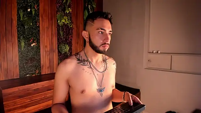 Snapshot of dave_wolff chatting on 26, 11, 2025 dave wolff online show from 26, 11, 2025