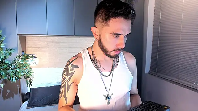 Snapshot of dave_wolff chatting on 15, 11, 2025 dave wolff online show from 15, 11, 2025