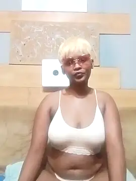 CurvyBabe36 online show from 8, 4, 2026