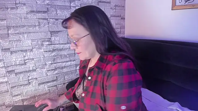 Madame lucy  online show from 28, 11, 2025