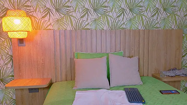 Scarleth Evans online show from 1, 12, 2025