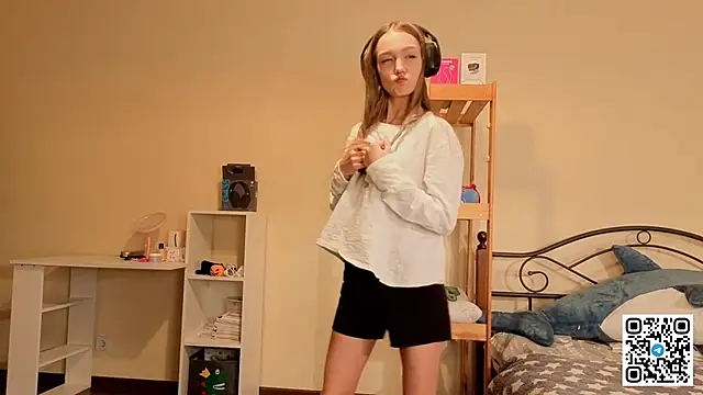 HoaPatton online show from 4, 12, 2025