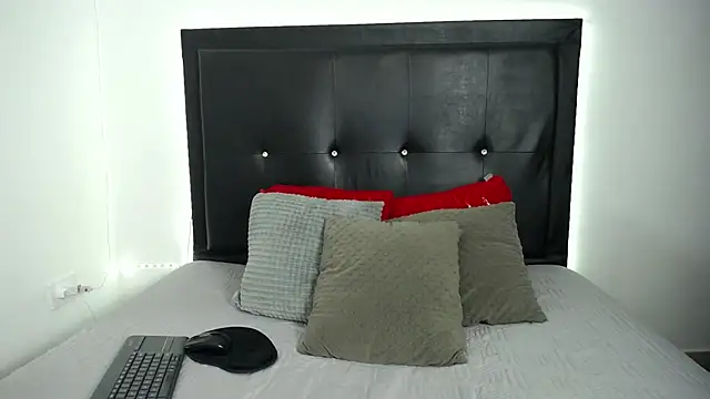 perla stone 20 online show from 19, 11, 2025