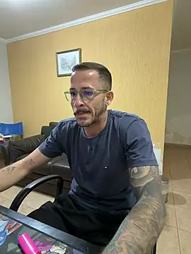 Lucasjandre online show from 3, 8, 2026