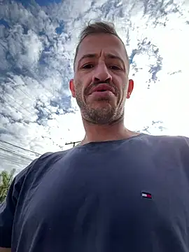 Lucasjandre online show from 4, 8, 2026