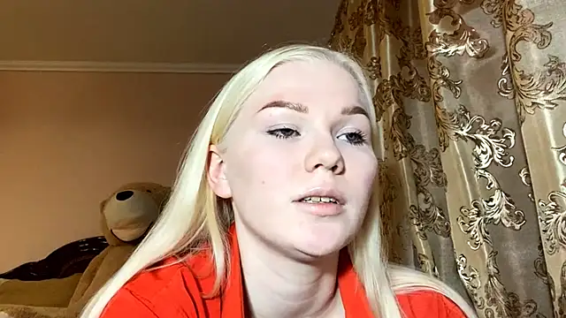 LynellMahe online show from 24, 11, 2025