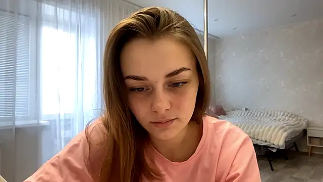 Snapshot of GeralynChiszar chatting on 4, 3, 2026 GeralynChiszar online show from 4, 3, 2026