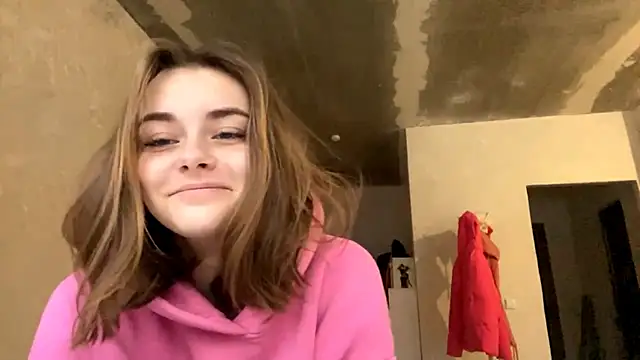 Snapshot of GeralynChiszar chatting on 12, 11, 2025 GeralynChiszar online show from 12, 11, 2025