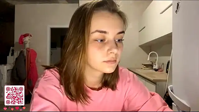 Snapshot of GeralynChiszar chatting on 22, 11, 2025 GeralynChiszar online show from 22, 11, 2025