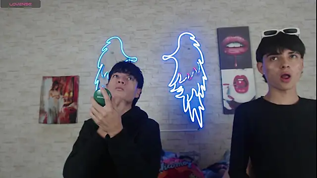 axel milo kairo and noa online show from 15, 11, 2025