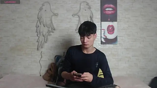 axel milo kairo and noa online show from 18, 12, 2025