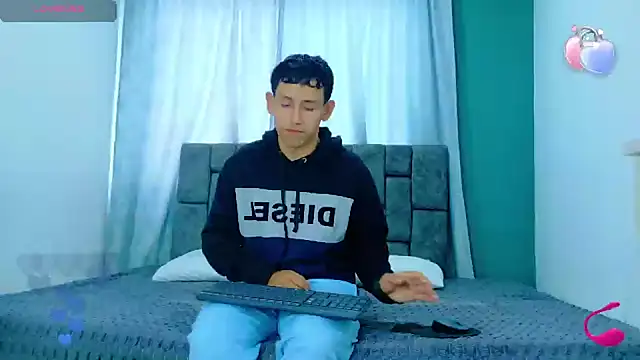 FelipeGonzalezz online show from 17, 11, 2025