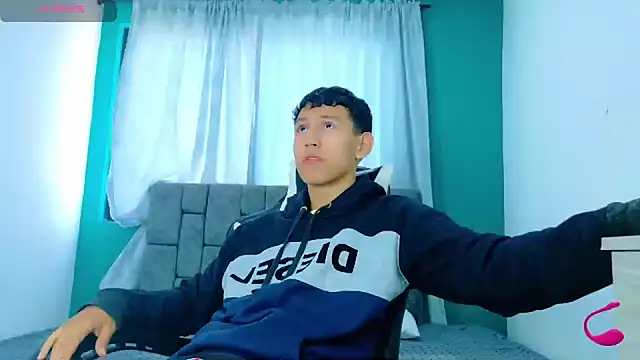 FelipeGonzalezz online show from 19, 11, 2025