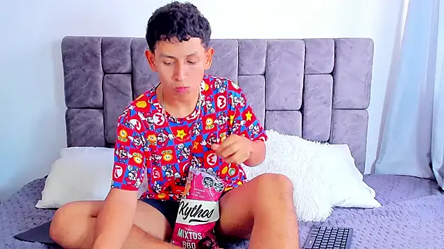 FelipeGonzalezz online show from 11, 11, 2025