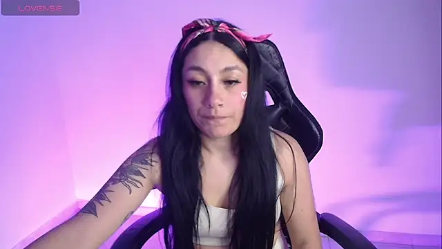 Snapshot of Millie_bobby chatting on 14, 11, 2025 Millie bobby online show from 14, 11, 2025