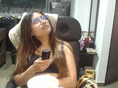 amatista katzenn online show from 6, 2, 2026