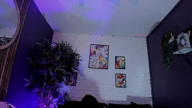 Velvet Dreamss online show from 14, 12, 2025