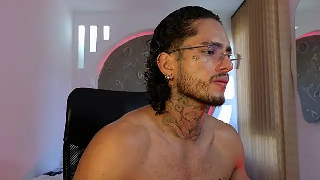 Snapshot of Alanrodgers chatting on 13, 11, 2025 Alanrodgers online show from 13, 11, 2025