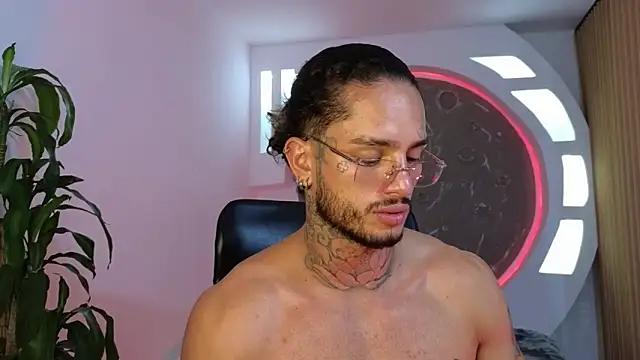 Snapshot of Alanrodgers chatting on 26, 11, 2025 Alanrodgers online show from 26, 11, 2025